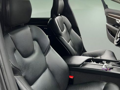 Used 2017 Volvo S90 T5 Momentum w/ Vision Package image 29