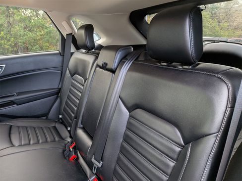 Used 2020 Ford Edge SEL w/ Convenience Package image 30