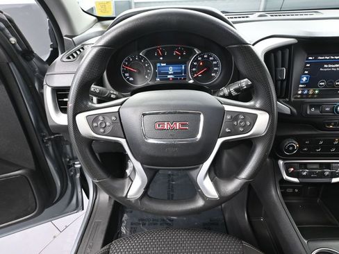 Used 2024 GMC Terrain SLE image 25