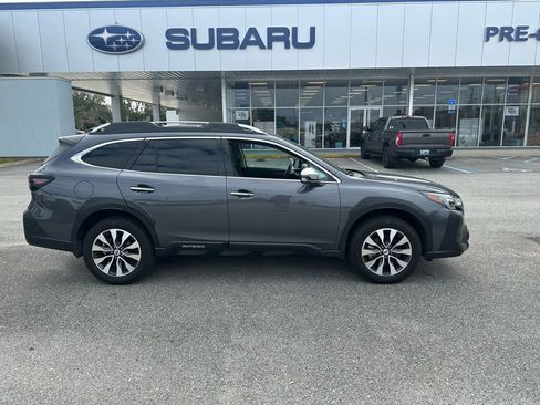 Used 2025 Subaru Outback Touring image 2