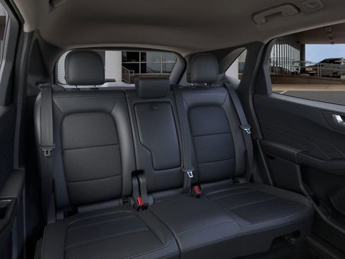 New 2025 Ford Escape SE w/ Class II Trailer Tow Package image 11