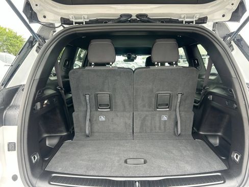 Used 2025 Jeep Grand Cherokee L Laredo RWD image 14