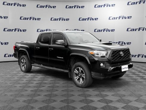 Used 2017 Toyota Tacoma TRD Sport w/ Premium & Technology Package AWD/4WD image 8