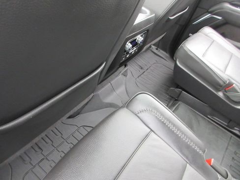 Certified 2024 GMC Yukon Denali AWD/4WD image 31
