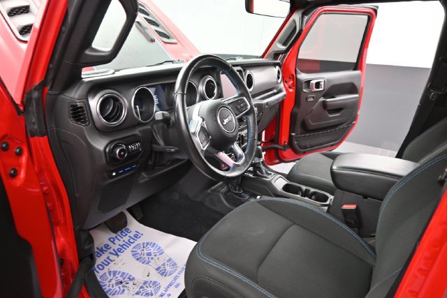 Used 2022 Jeep Wrangler Unlimited Rubicon 4xe w/ Cold Weather Group AWD/4WD image 9