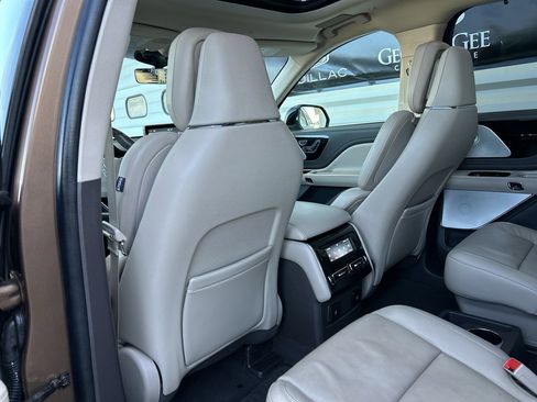 Used 2022 Lincoln Aviator Reserve w/ Equipment Group 201A AWD/4WD image 12