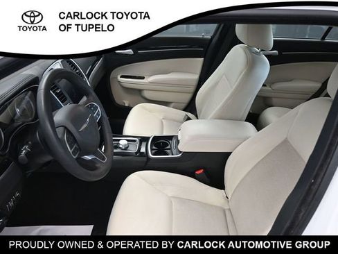 Used 2023 Chrysler 300 Touring w/ Safetytec Plus Group RWD image 11