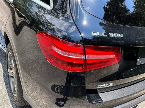Used 2018 Mercedes-Benz GLC 300 4MATIC image 20