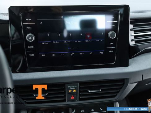 Used 2025 Volkswagen Jetta SE w/ Sunroof Package FWD image 25