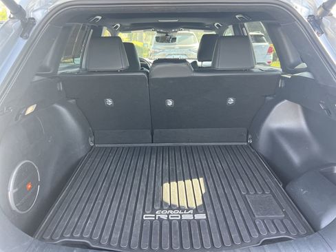 Used 2024 Toyota Corolla Cross XSE w/ Convenience Package image 33