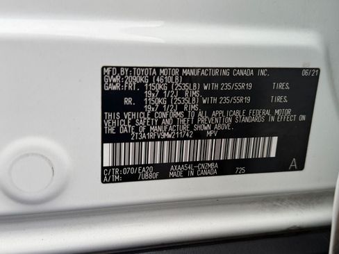 Used 2021 Toyota RAV4 XLE Premium AWD/4WD image 36