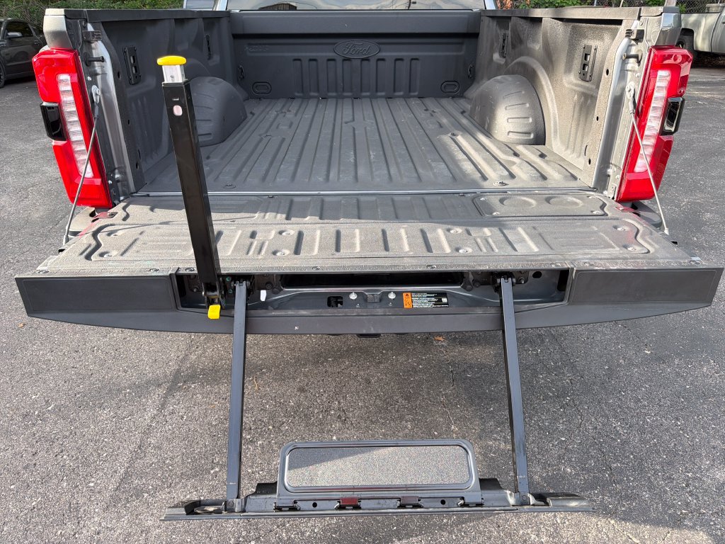 Used 2025 Ford F250 Lariat w/ Lariat Ultimate Package AWD/4WD image 27