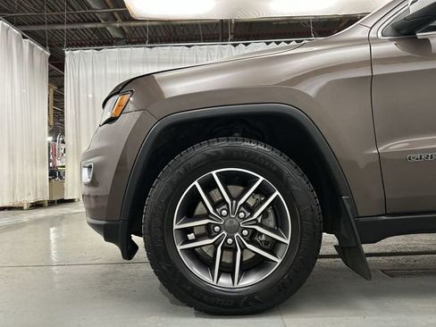 Used 2021 Jeep Grand Cherokee Limited AWD/4WD image 22