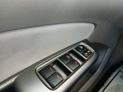 Used 2012 Subaru Forester 2.5X Limited AWD/4WD image 19