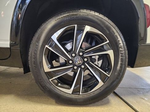 Certified 2025 Buick Enclave Sport Touring image 9