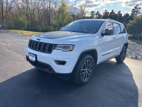 Used 2017 Jeep Grand Cherokee Trailhawk w/ Trailhawk Luxury Group image 2