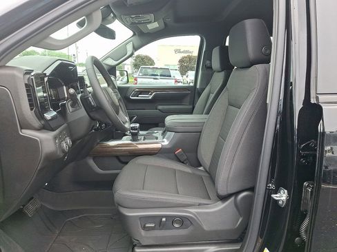 New 2026 Chevrolet Silverado 1500 RST w/ Dark Appearance Package AWD/4WD image 6