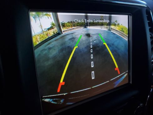 Used 2018 Jeep Grand Cherokee Limited image 26