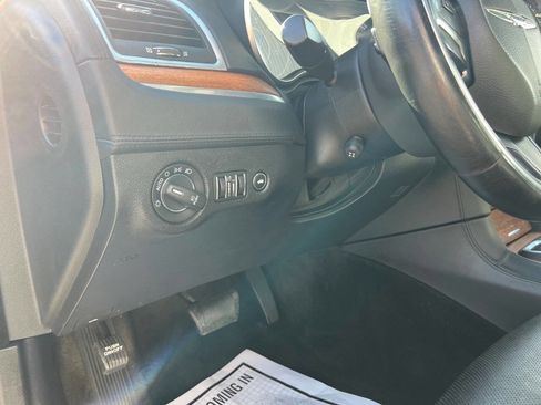 Used 2015 Chrysler 300 C Platinum image 13