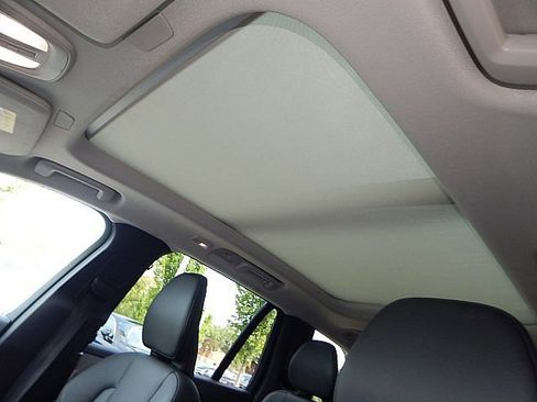 Certified 2025 Volvo XC90 B5 Core image 17