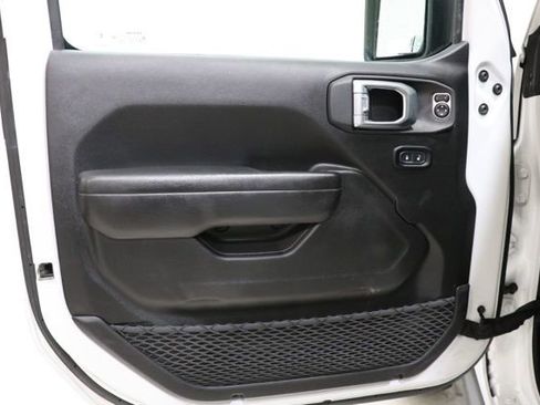 Used 2023 Jeep Wrangler Unlimited w/ Cold Weather Group AWD/4WD image 18