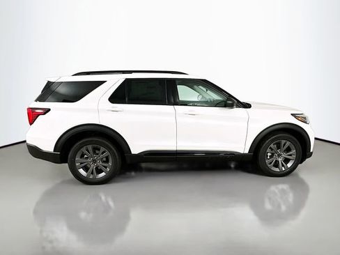 New 2026 Ford Explorer Active w/ Active Comfort Package image 8
