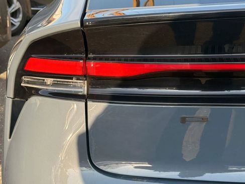 Used 2023 Toyota Prius XLE FWD image 36