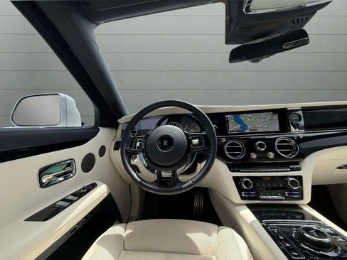 Used 2022 Rolls-Royce Ghost image 39