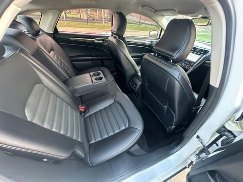 Used 2018 Ford Fusion SE w/ Equipment Group 602A FWD image 24