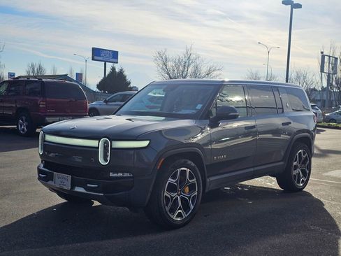 Used 2023 Rivian R1S Launch Edition image 3
