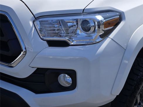 Used 2023 Toyota Tacoma SR5 w/ Technology Package AWD/4WD image 10