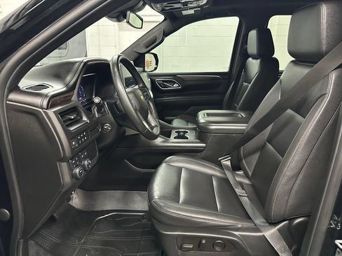 Used 2023 Chevrolet Suburban Z71 w/ Luxury Package AWD/4WD image 18
