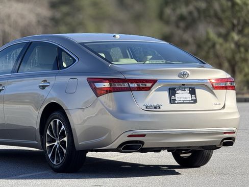 Used 2018 Toyota Avalon XLE image 47