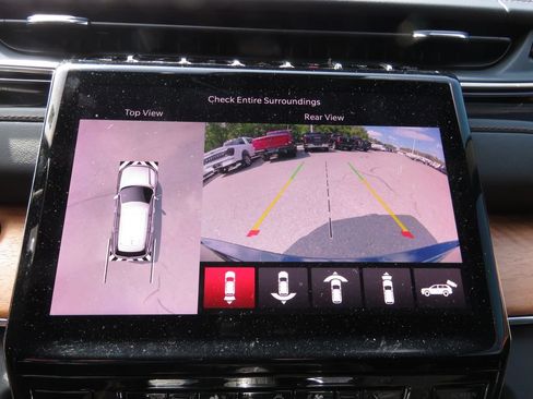 Used 2023 Jeep Grand Cherokee Summit AWD/4WD image 25