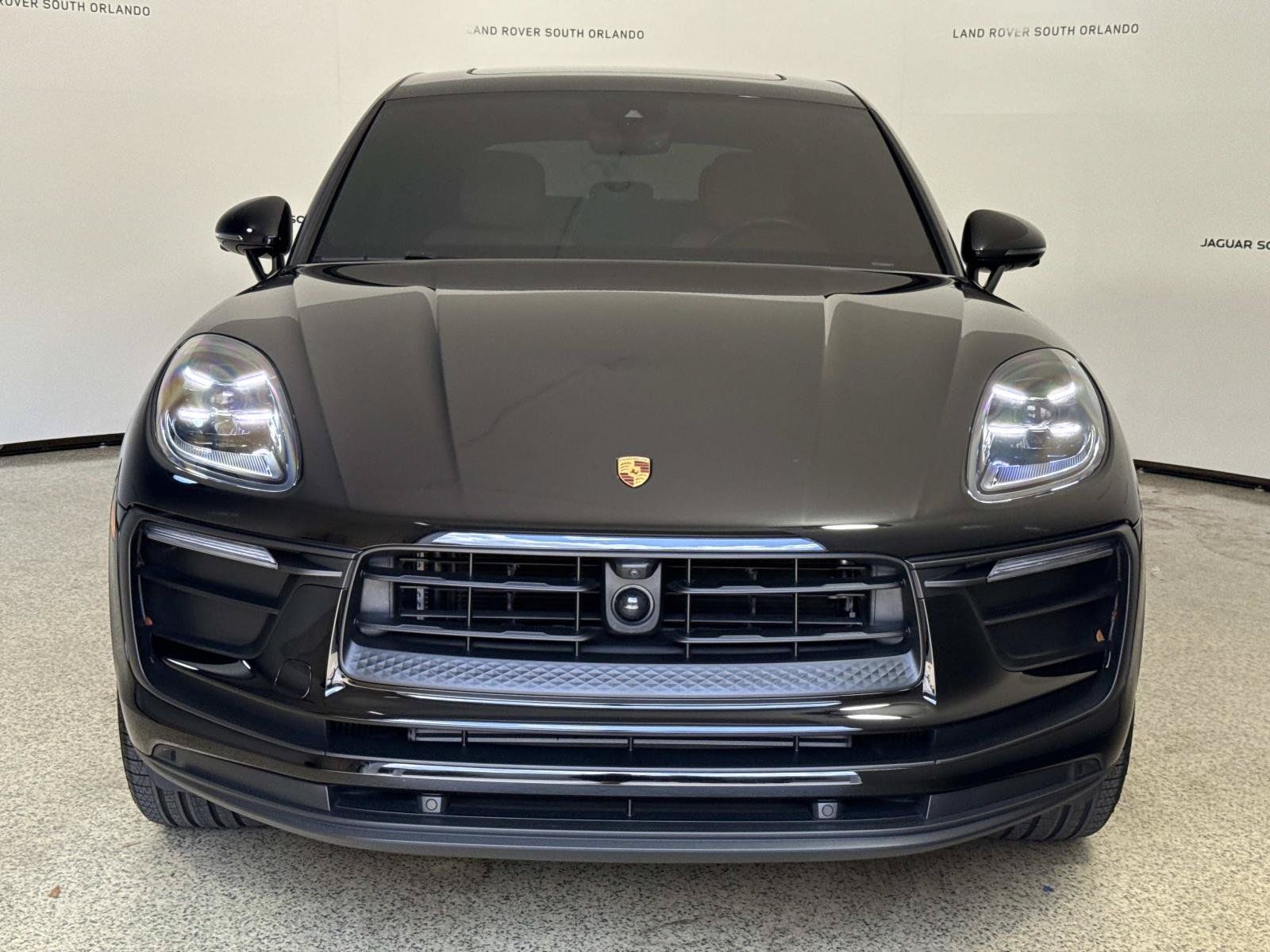 Used 2024 Porsche Macan AWD/4WD image 8