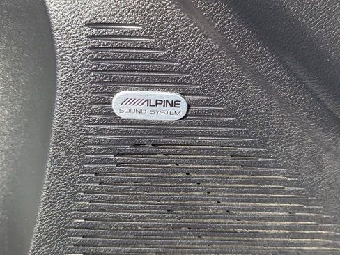 Used 2023 Dodge Challenger SXT image 12