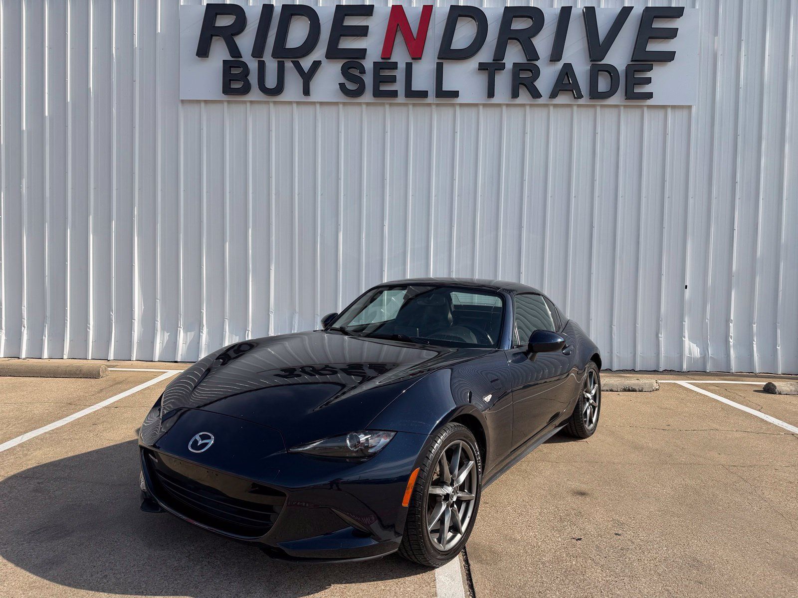 Used 2021 MAZDA MX-5 Miata RF Grand Touring RWD image 1