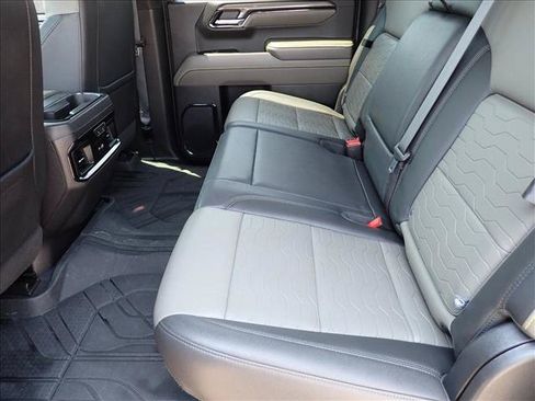 Used 2023 Chevrolet Silverado 1500 ZR2 w/ Technology Package AWD/4WD image 7