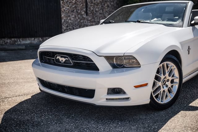 Used 2013 Ford Mustang Premium RWD image 20