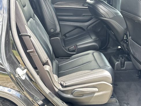 Used 2024 Jeep Grand Cherokee L Limited AWD/4WD image 15