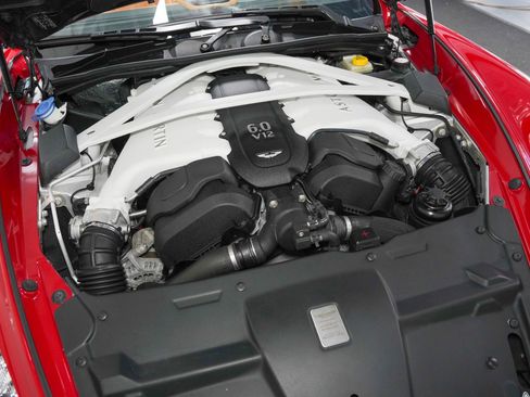 Used 2014 Aston Martin Vanquish Volante RWD image 45