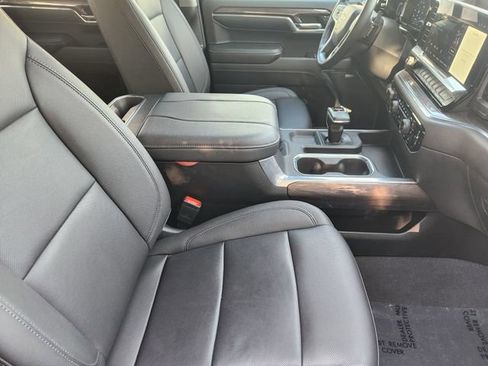 Used 2024 Chevrolet Silverado 1500 LTZ w/ LTZ Convenience Package II AWD/4WD image 19