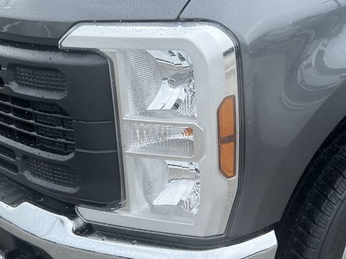 New 2026 Ford F250 XL w/ XL Chrome Package RWD image 7