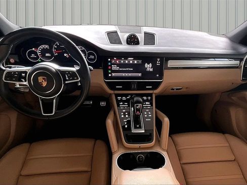 Used 2023 Porsche Cayenne S Platinum image 6