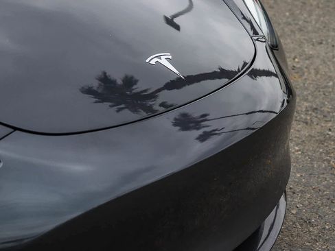 Used 2018 Tesla Model 3 Long Range AWD/4WD image 5