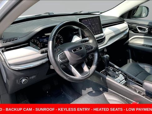 Used 2022 Jeep Compass Limited w/ Sun and Sound Group AWD/4WD image 17