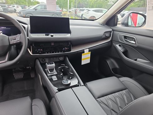 New 2026 Nissan Rogue Platinum AWD/4WD image 19