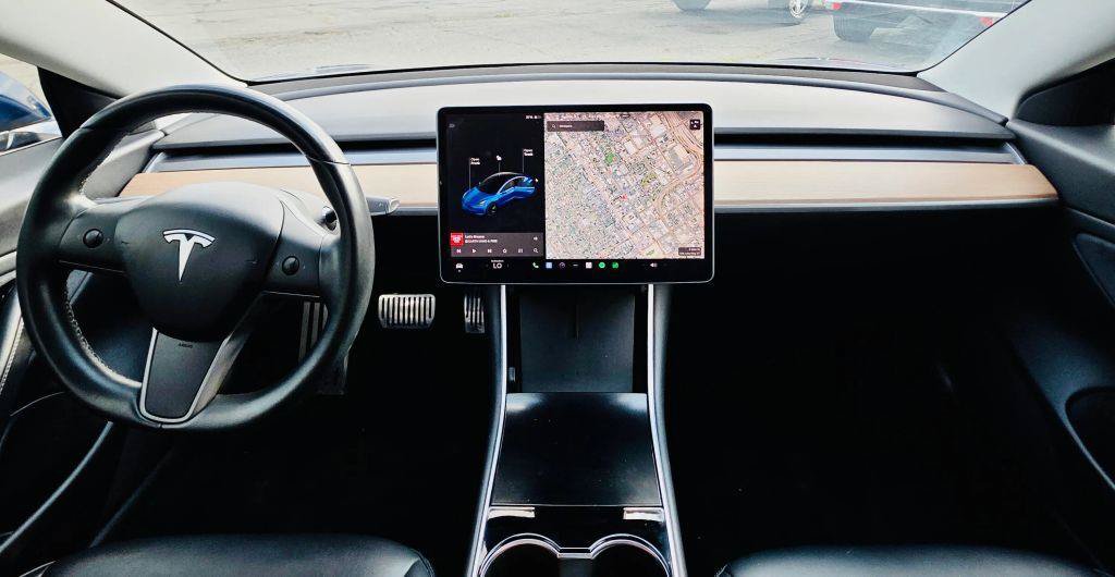Used 2018 Tesla Model 3 Performance AWD/4WD image 3