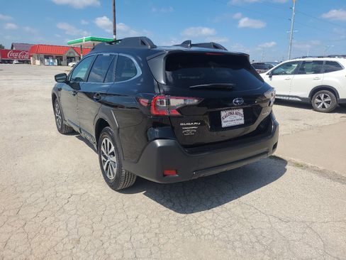 Used 2024 Subaru Outback Premium image 8