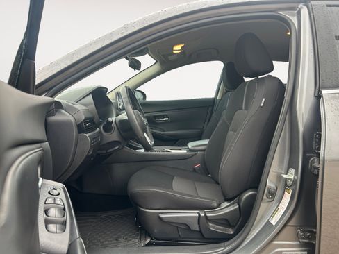 Used 2023 Nissan Sentra SV w/ Trunk Package image 21